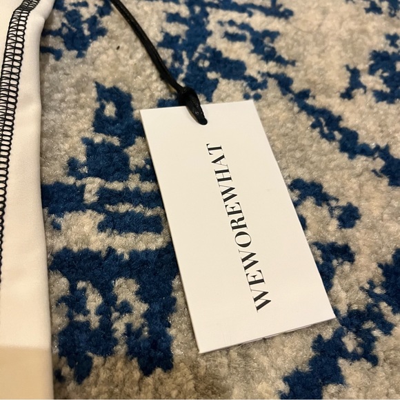 We Wore What Corset Biker Short - Picture 2 of 4